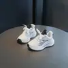 Tênis de Corrida Elástico Ultraleve para Meninas Sapatos Esportivos Feminino 2026 Novo Modelo Primavera/Outono Resistente ao Desgaste Estudante Leve Amortecedor Tênis de Corrida