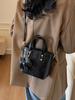 Bolso pequeño súper hot transfronterizo para mujer primavera y verano 2025 nuevo bolso bandolera de moda este año explosiones populares bolso de cubo portátil