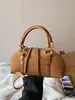 Bolso de mano, bolso tote pequeño, sensación de alta gama, versátil para ir al trabajo, bolso de hombro cruzado, nuevo bolso vintage para mujer Otoño e Invierno 2026, transfronterizo