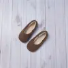 Zapatos Doudou para Niñas en Otoño e Invierno Forro de Felpa Exterior de Lana de Cordero Zapatos de Algodón Un Paso 2025 Nuevos Zapatos Peludos Blancos