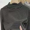Camiseta de terciopelo a rayas gruesas para mujer, jersey de manga larga con cuello medio, prenda exterior cálida y ajustada para otoño e invierno