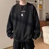Sudadera de cuello redondo con remaches gris claro para hombre, top versátil sin capucha de ajuste holgado para otoño, chaqueta juvenil moderna de estilo americano