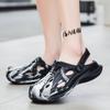 Nuevas Sandalias 2025, Zuecos para Exteriores, Zapatos de Playa Versátiles Antideslizantes Resistentes al Desgaste para Hombre, Zapatos de Verano Transpirables y Desodorantes para Hombre