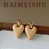 Pendientes de Corazón de Esmalte Naranja Simples de Moda de Primavera con un Toque de Lujo Ligero y de Alta Gama, Pendientes Versátiles de Aguja de Plata para Mujer