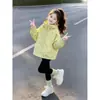Jaqueta de Outono para Meninas 2026 Primavera Outono Novo Estiloso Fashionável Blusão com Capuz para Menina Roupas de Outono para Crianças Corta-vento