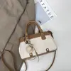 Bolso Cuadrado Pequeño Único Estilo Nuevo Verano 2026, Bolso de Mano Elegante y a la Moda, Alto Valor, Sensación Relajada, Bolso Cruzado de un Solo Hombro, Moderno