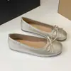 Zapatos Planos de Cuero Plateado Estilo Retro Francés para Mujer 2026 Primavera/Otoño Mary Janes Estilo de Noche Zapatos Planos con Lazo Zapatos de Abuela