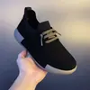 Nueva colección de primavera y otoño para hombre: zapatos casuales de piel suave, tenis versátiles y transpirables, mocasines cómodos sin cordones con suela suave