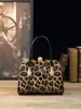 Venda Direta de Fábrica Bolsa Brilhante de Couro Patente Vermelha Bolsa de Mão Feminina para Casamento e Banquete Bolsa da Mamãe Ombro Único Transversal Bolsa com Lantejoulas