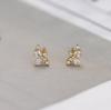 Brincos Pequenos Frescos e Delicados Estilo Japonês e Coreano Versátil Folha Prata Esterlina s925 Diamante Brilhante Flor de Cristal de Gelo Brincos para Furos Pequenos