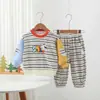 Conjunto Fofo Cachorrinho Infantil Blusa Listrada com Manga em Patch Calça Jogger Bebê Conjunto de Duas Peças Estiloso Primavera/Outono
