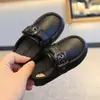 Sapatos de feijão com sola macia para crianças 26 Primavera/Outono Sapatos para bebê andar Sapatos de couro para meninos Sapatos sociais Sapatos de feijão para meninos