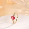 Anillo de luna iridiscente de lujo ligero transfronterizo para mujer, diseño único, elegante y versátil para el trabajo, joyería al por mayor en stock