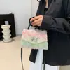 Bolsas Nova Bolsa de Mão em Jeans 2024 Nova Moda Outono e Inverno Feminina Bolsa de Ombro Transversal Quadrada Pequena de Alta Qualidade
