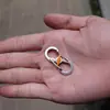 Fivela de gancho mini com trava fivela em 8 anti-roubo fivela S anti-queda metal chaveiro pingente pequeno presente criativo