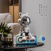 Adornos de Escritorio Creativos de Astronauta Leyendo Audio, Adornos para Escritorio, Gabinete de TV, Vinoteca, Decoraciones para Dormitorio, Decoraciones Suaves para Casa Nueva