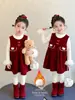 Vestido de Niña Invierno 2026 Estilo Nuevo Infantil Invierno Engrosado Rojo Elegante Bebé Súper Lindo Falda de Princesa