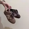 Zapatos de Felpa con Forro de Argán Estilo Coreano para Niños 2026 Invierno Nuevos Zapatos de Entrenamiento Alemanes para Niñas Moda para Niños Versátiles Zapatos de Tabla con Estampado de Leopardo