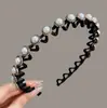Diadema floral dentada en forma de ola para mujer, tocado de presión antideslizante retro de lujo ligero, accesorio para el cabello de uso diario para modificar la forma de la cara