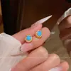 Brincos Redondos com Cravação de Diamantes Estilo Retrô Francês para Mulheres, Brincos de Design de Nicho de Alta Qualidade, Brincos Simples, Modernos, Compactos e Versáteis