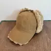 Gorra de Béisbol Ripped de Felpa Gruesa "Dos en Uno" para Hombres y Mujeres, Estilo Coreano para Exteriores, Cálida con Protección para los Oídos, Versátil Gorra Lei Feng