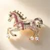 Broche de Alta Gama para Mujer con Incrustaciones de Circonita, Broche "Mandaochenggong", Accesorio Versátil y Elegante para Abrigo, Regalo de Vacaciones, En Stock