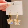 Pendientes de Aro Cuadrados con Mariposa Tachonados de Diamantes de Circonita Estilo Lujo Ligero Aguja de Plata, Modernos y Elegantes, Pendientes de Nicho Francés Únicos de Alta Gama