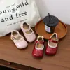 Zapatos de Princesa para Bebé Niña de Un Año Primavera 2025 Zapatos Rojos de Un Año Zapatos Individuales para Bebé Suela Suave Zapatos para Niños Pequeños Zapatos de Cuero para Niñas