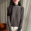 26 Novo Suéter de Tricô Feminino Outono/Inverno com Strass, Pulôver com Gola Meia Alta, Suéter Canelado, Versátil e Ajustado