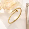 Venda Direta de Fábrica Pulseira Estilo Preguinho com Contas Redondas de Aço Titânio Banhada a Ouro 18K, Simples, Fashion, Versátil, Não Desbota, Atacado