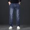 Calça masculina de brim escovado com forro de fleece, corte solto, estilo perna reta, adequada para outono e inverno, projetada para homens de meia-idade, com um forro de fleece mais grosso e fino, calça comprida