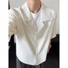 Camisa de seda helada de verano con cuello camisero de manga corta, estilo de dos piezas falso, estilo old money, corte holgado, abotonada, transpirable, moderna, camisa de hombre de alta gama