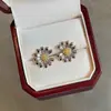 Pendientes de Plata de Ley S925 Lujo Ligero Retro Margarita Diamante Amarillo, Diseño de Moda y Versátil, Mismo Estilo que Gd G-Dragon