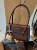 Bolsa de mano de gran capacidad, estilo retro, de alta gama, para mujer, nueva colección 2025, moderna y única, adecuada para ir al trabajo