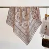 Bufanda de Seda y Lana Versátil de Moda Nueva para Otoño e Invierno 2026 para Mujer 65cm Bufanda Cálida de Doble Cara Chal de Seda y Lana