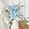 Sosteniendo un Ramo de Flores Artificiales, Flores de Seda, Hortensias, Rosas, Arreglos de Flores Falsas, Accesorios para Fotos de Temporada de Bodas y Graduaciones