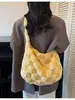 Bolsas Femininas Transfronteiriças Moda Outono/Inverno 2026 Nova Bolsa de Ombro Xadrez de Pelúcia Grande Capacidade Versátil Casual Bolsa Transversal