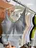 Camisole de Algodão Canelado Costas Nuas Cruzadas com Bojos de Látex Fixos, Caimento Justo, Adequado para Usar em Camadas ou Sozinho