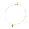 Colar Pingente de Maçã Esculpida Banhado a Ouro para Mulheres, Corrente para Clavícula, Estilo de Natal, Fofo e Doce, Fresco e Auspicioso