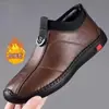 Novos Sapatos Casuais de Couro Masculino 2025 com Forro de Lã, Sapatos de Algodão Espessos, Sapatos Quentes de Cano Alto com Solado Macio para o Pai, Simples e Estilosos