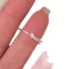 Anillo retorcido de diseño minimalista para mujer, Nuevo estilo chino, Lujo ligero, Nicho, Gama alta, Elegante anillo para el dedo índice, Diseño abierto
