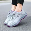 Zapatos de Marca para Mujeres Mayores Modelos Primavera y Otoño 2025 Cuero Antideslizantes Impermeables Tenis para Mamá Zapatos Casuales de Suela Suave para Edad Media y Mayores