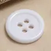 Botão de resina Fivela de pão de dois olhos Abas largas Botão transparente preto Quatro olhos de abas finas Forro branco Casaco Botão Acessórios