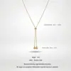 Nuevo collar de acero inoxidable de estilo europeo y americano transfronterizo que no se decolora, con modernos colgantes de corazón, hoja, cruz y cuentas