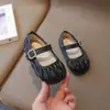 Zapatos Pequeños de Cuero para Niñas 2024 Primavera y Otoño Nuevos Zapatos de Princesa para Niños, Mocasines de Moda para Niñas Pequeñas, Suelas Suaves para Niños Pequeños y Medianos