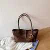 Bolsa Tote de Pelúcia Camurçada para o Dia a Dia Feminina 2026 Nova Outono Retro Versátil de Alta Qualidade Grande Capacidade Bolsa de Ombro