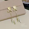 Pendientes de perla modernos y dulces, de lujo ligero con un toque de alta gama, pendientes de botón simples y exquisitos con pasadores de plata 925, pendientes de moda y con estilo para mujer