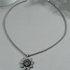 Collar de brújula de girasol europea y americana transfronteriza de acero inoxidable, brújula de diablo personalizada, accesorios para actividades al aire libre, cadena