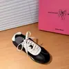 Zapatos de entrenamiento alemanes para aumentar la altura 7 cm para mujeres menudas, nuevos zapatos retro con bloques de color Forrest Gump 2026, zapatos deportivos casuales de suela blanda