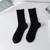 Calcetines hombre primavera y otoño calcetines cortos absorbentes de sudor transpirables verano calcetines de barco deportivos de corte bajo calcetines invisibles tubo corto hombre calcetines de moda ins al por mayor